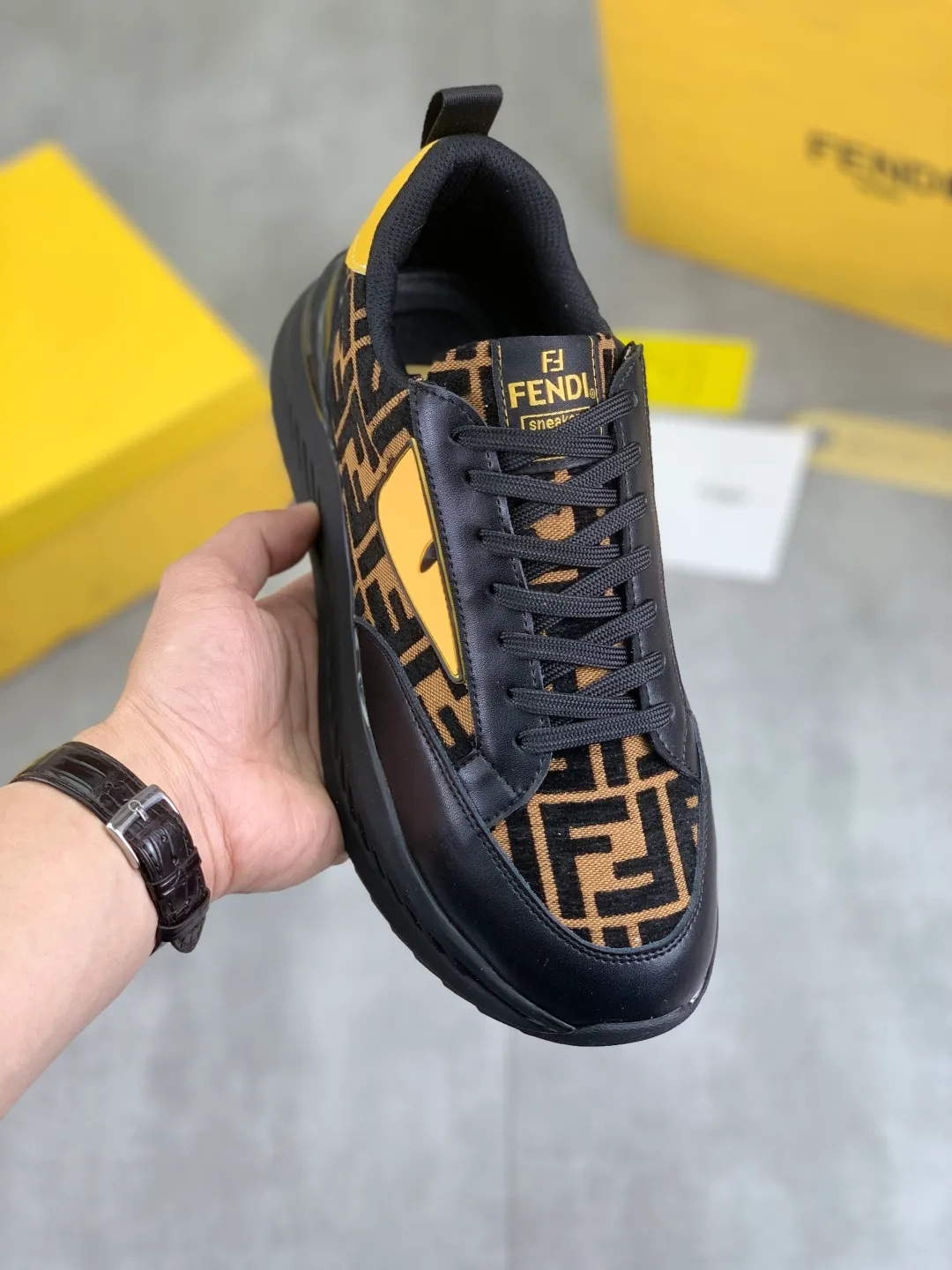 ​Men's shoes 💰P460 💰[New] Little Monster 🆘 New FENDI (Fendi) counter new 🕶️🕶️Simple routing effect, showing an elegant and cool driving shoe 🎬Using imported calfskin + first-layer pigskin lining🐂Excellent material🎬Detailed workmanship 🤗Comfortable foot feel➰➰. ​Pair it with any outfit to show your taste and temperament, low-key luxury ♻️Design ​simple and elegant ​noble and fashionable 🍃​Very loved and favored by trendy men 💓❤️Size: 38-44 (45 46 customized) 3⃣️ colors available